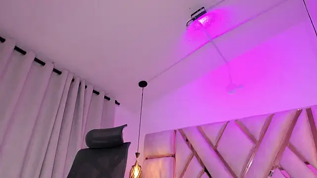 emily_roousee live sex cam