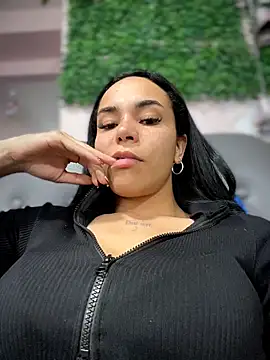 Naatalia live sex cam