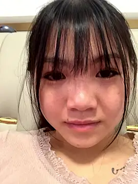 Emlyly-18 live sex cam