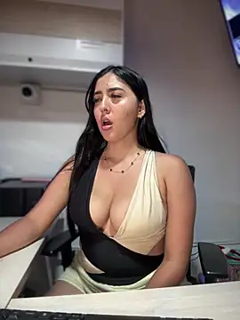 Sofia_Collins-'s cam snapshot