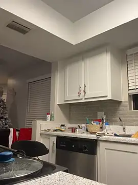 SafeinouterSpace's cam snapshot