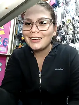 Vale_Saenzz live sex cam