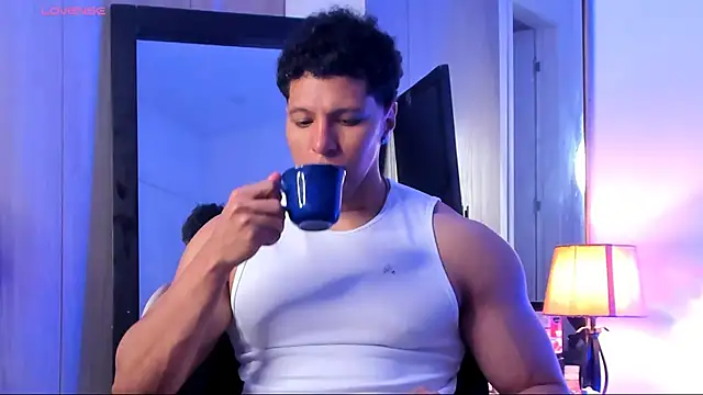 Adambrocs1's cam snapshot