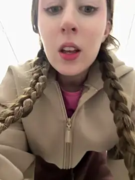 FroggyAnna live sex cam