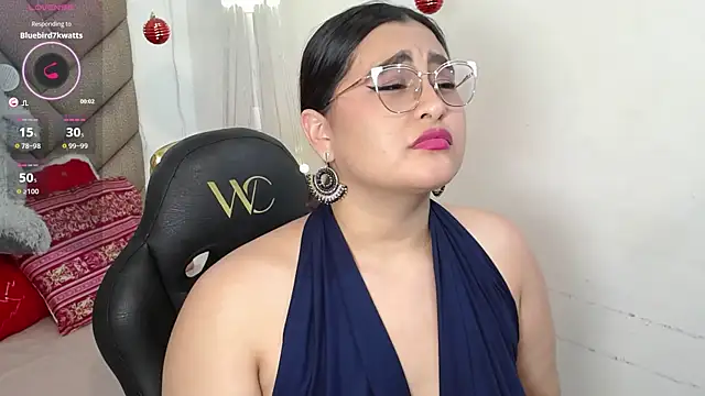 heluejamil's cam snapshot