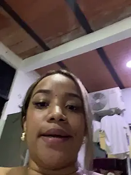 AriVelvet's cam snapshot