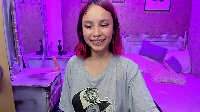 Megane_whitte's cam snapshot