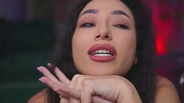 GinaValentinna's cam snapshot