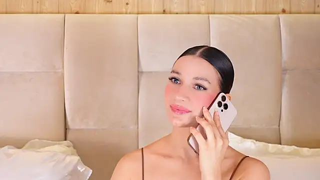 KiraKayleigh1's cam snapshot