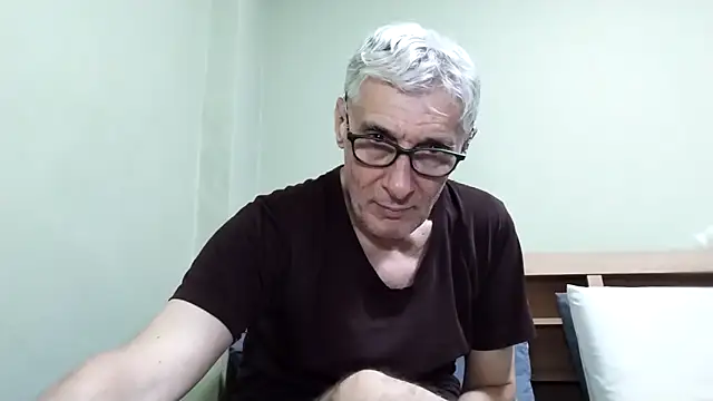 BIGUNCUTHARDCOCK live sex cam