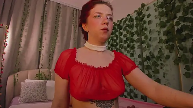 Love_is_Lola live sex cam