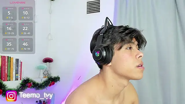 teemotwink live sex cam