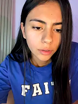 Lilybeeth live sex cam