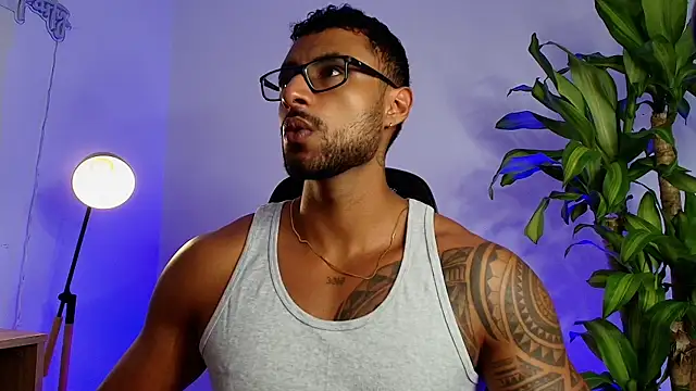 LiamGarcia1 live sex cam