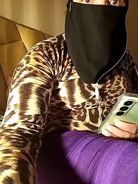 LONA-_-'s cam snapshot