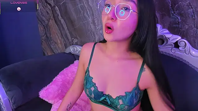 sydney_miller_'s cam snapshot