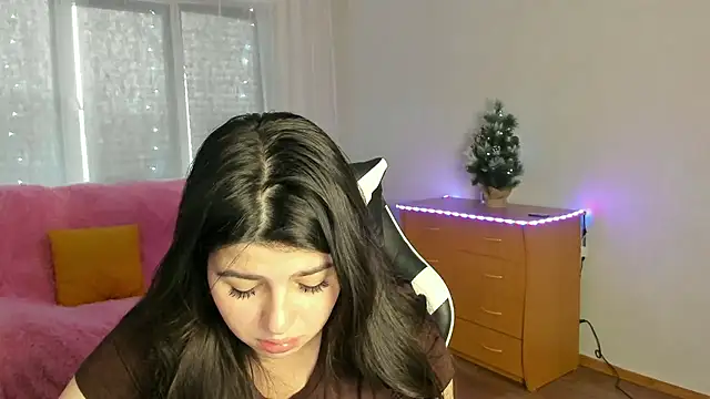 KisaModel's cam snapshot