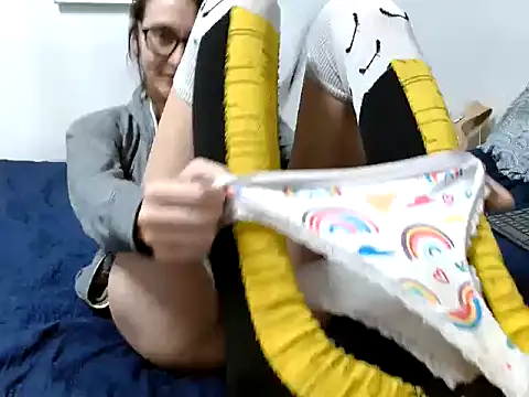 Sonyasays's cam snapshot