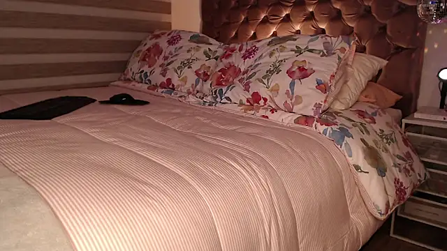 Roussmariehenao live sex cam