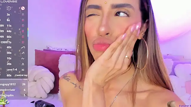 StormiRusso live sex cam