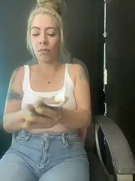 viktoria_davis_'s cam snapshot