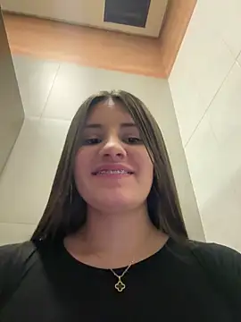 Isabella21_'s cam snapshot