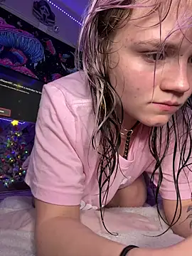 Cutiepiespanks's cam snapshot