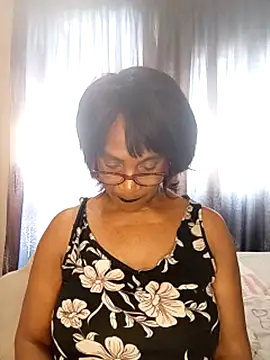 Hotgrannyx live sex cam