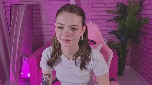 Ellya_me's cam snapshot