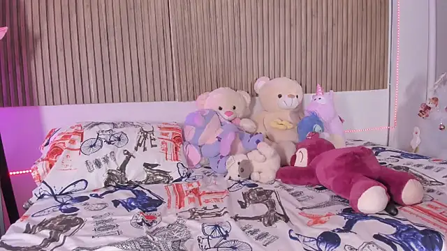 Hayley-Fox's cam snapshot