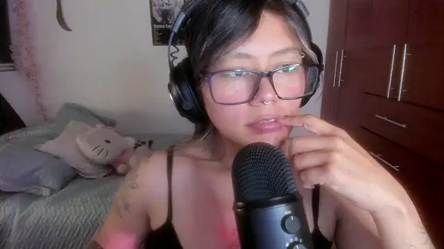 StephaniFox's cam snapshot