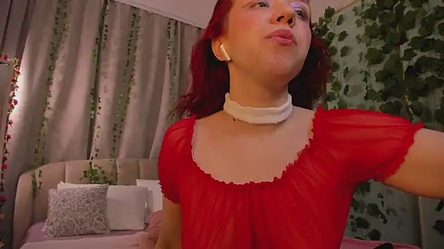 Love_is_Lola's cam snapshot