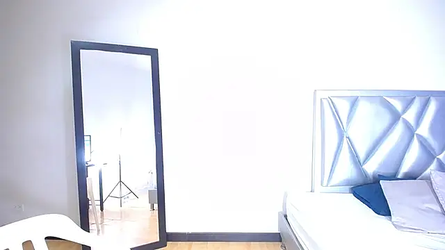 exotic_karmella's cam snapshot