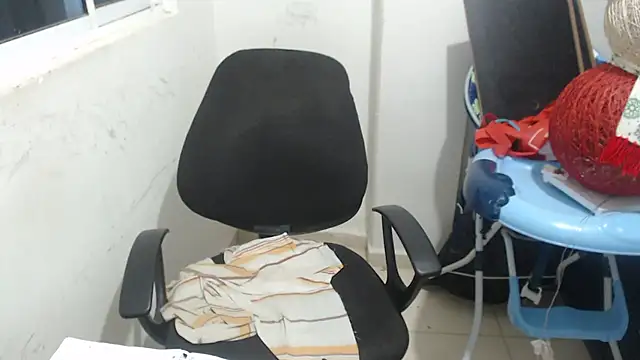 Yohis_Kiut25's cam snapshot