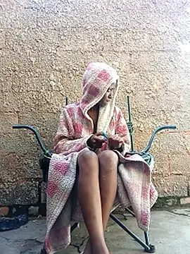 Petite_24's cam snapshot