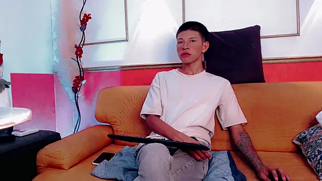 Tessachains_2_'s cam snapshot