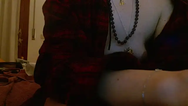 Regina_5's cam snapshot