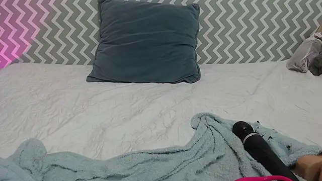 EmilyCoy_'s cam snapshot