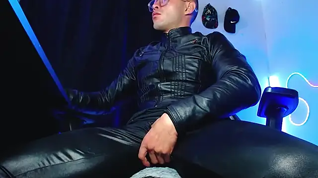 sebastian_horny live sex cam