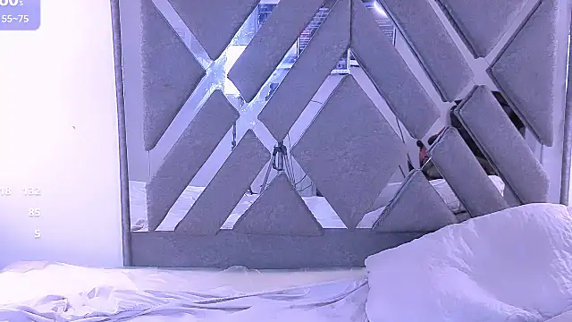 nahomy_ryans live sex cam