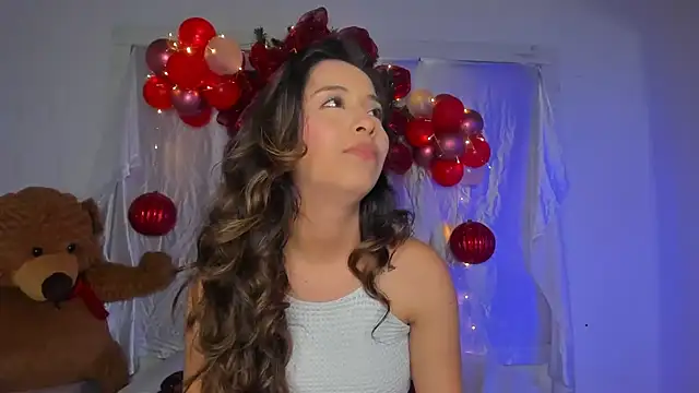 little-Emma's cam snapshot