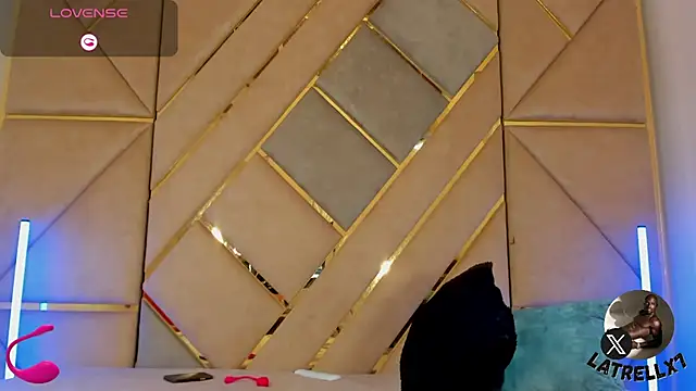 Latrellx7 live sex cam