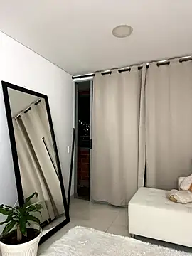 roxie_gates_ live sex cam