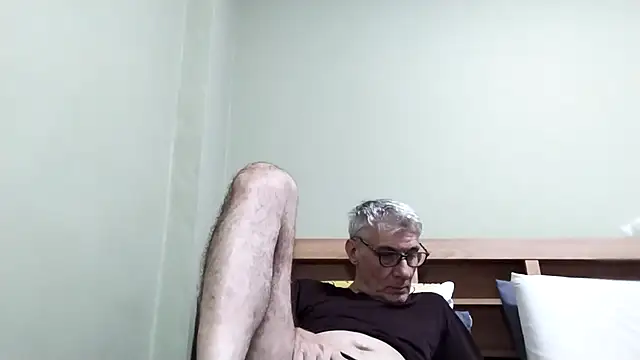 BIGUNCUTHARDCOCK live sex cam