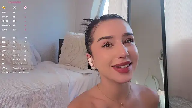 ShyColette live sex cam