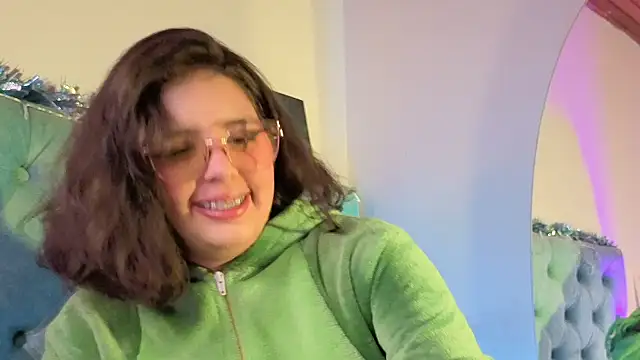 Paola_Lyon_'s cam snapshot