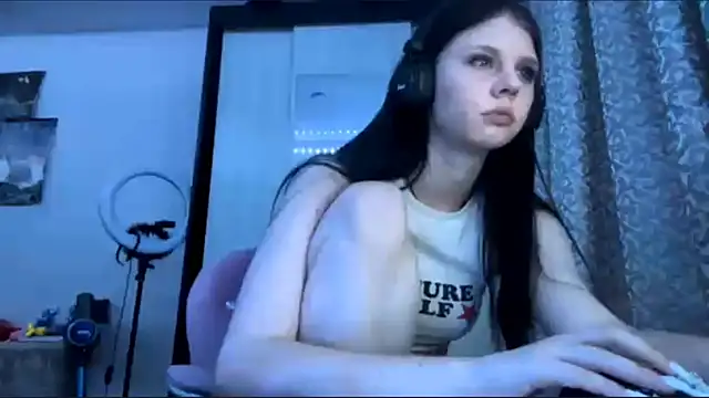 AnGallo's cam snapshot