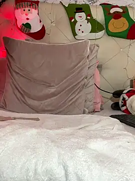 Lili__taylor's cam snapshot