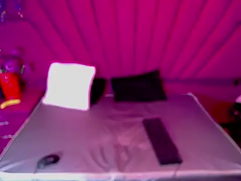 JulietaDiamond live sex cam