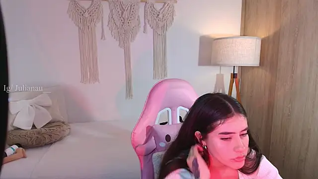 iriswest_'s cam snapshot